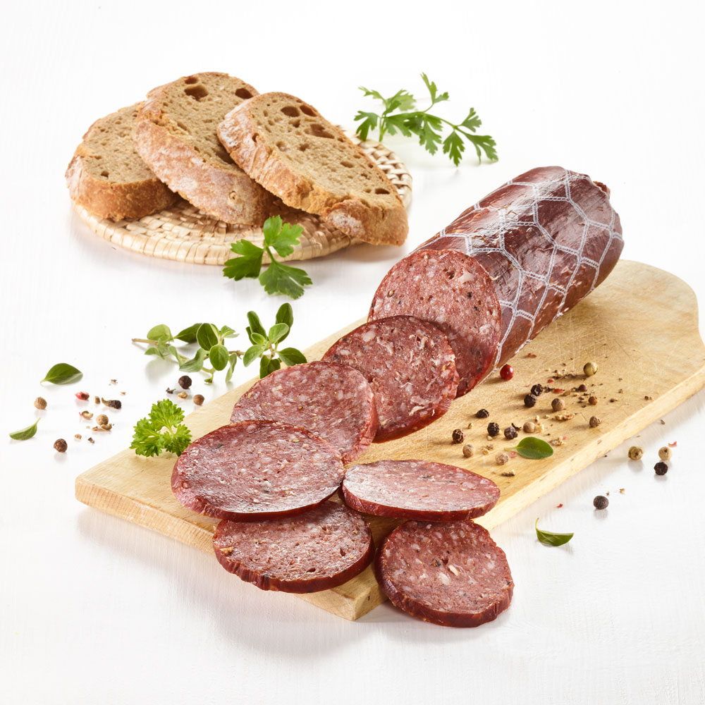 Exquisite Bio Salami aus Mecklenburg. Intensiver, würziger Geschmack dank bestem Angus Rindfleisch.